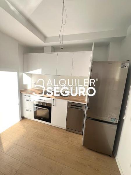 Foto a85a9f6b-0ff9-4694-9502-44eae35cf15a. Location attique avec chauffage dans Numancia Madrid