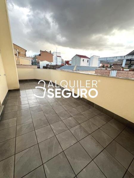 Foto de5f3824-5fde-4de3-ae28-6d727c26fcc4. Location attique avec chauffage dans Numancia Madrid