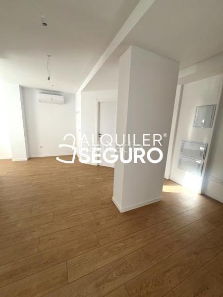 Foto e3cbff6a-3d34-430e-a1ba-2f3d289a73a2. Miete dachwohnung mit heizung in Numancia Madrid