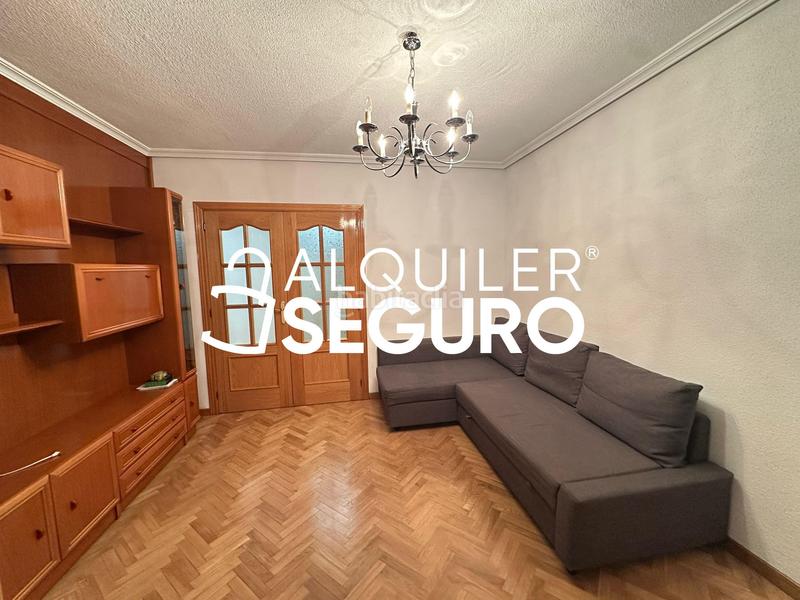 Foto 82bb47bd-2ce4-430f-b42f-6d8fd763687a. Alquiler piso  c virgen de lluc en Quintana Madrid