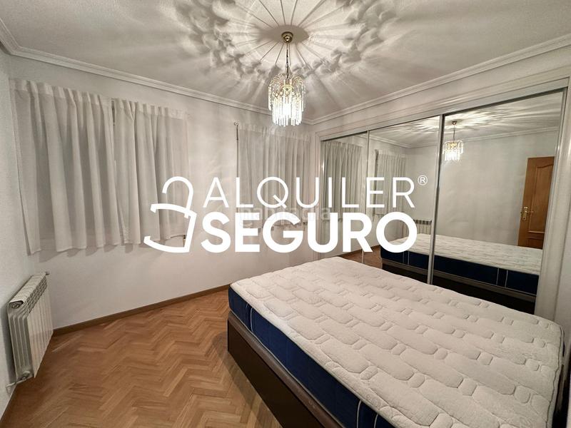 Foto d1eb7af9-488d-4fec-89f6-60a740e44ec4. Alquiler piso  c virgen de lluc en Quintana Madrid