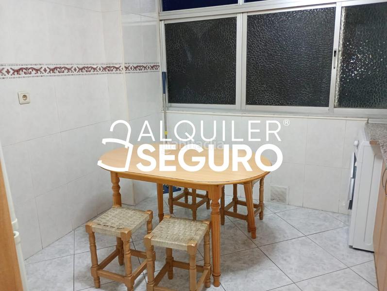 Foto 25218ce7-c247-4c5c-901f-d9f405fc5bb9. Alquiler piso  c francisco jose en La Luz - El Torcal Málaga