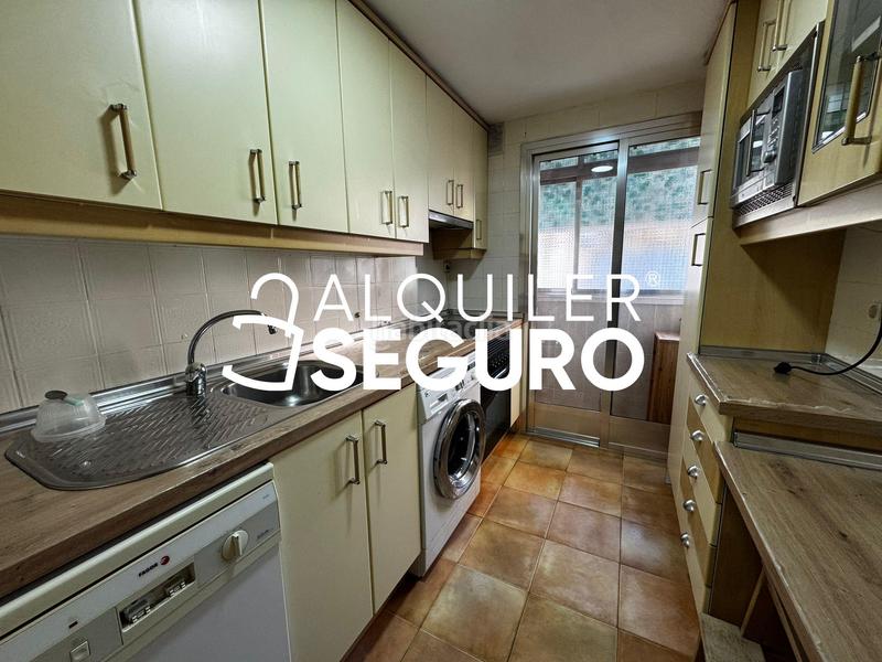Foto 6b3a365d-d816-4a44-aed8-e2c80714533a. Rent flat with heating in Abrantes Madrid