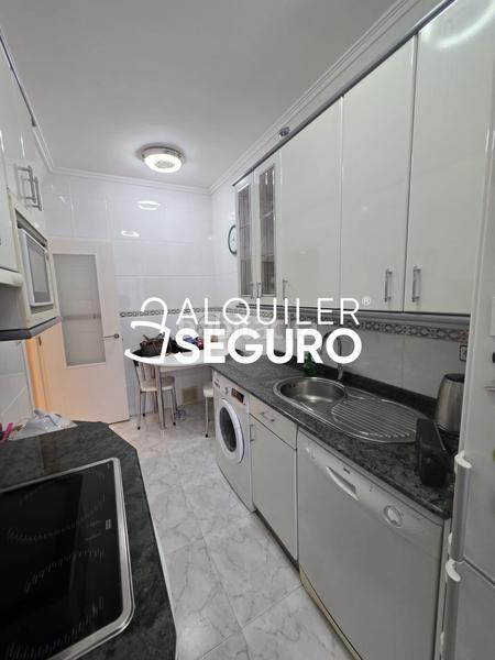 Foto ec4ab5f5-c376-497a-957f-2fd806699bb3. Alquiler piso  av. juan antonio zunzunegui bilbao en Madrid