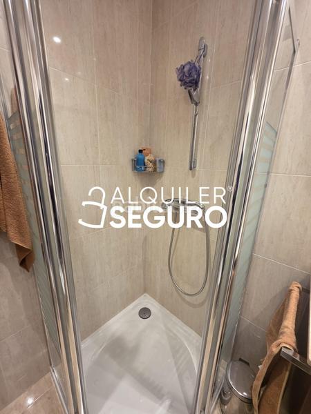 Foto f5e53f5f-e455-43d8-a6f5-21c345cf017b. Alquiler piso  av. juan antonio zunzunegui bilbao en Madrid