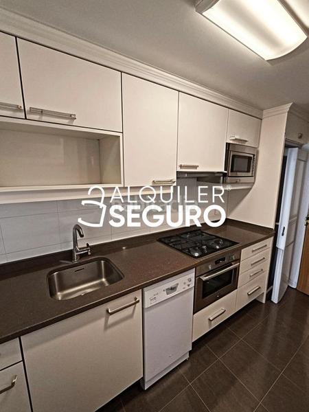 Foto 82459664-7733-4626-aafc-2d47cc1ac146. Affitto appartamento con riscaldamento parcheggio in Madrid