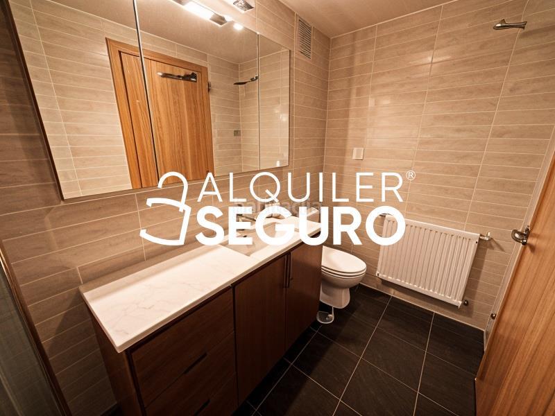 Foto ae6b49cc-2c17-4bbf-92b0-2219d4415e2e. Alquiler piso  c navamures en Los Berrocales Madrid