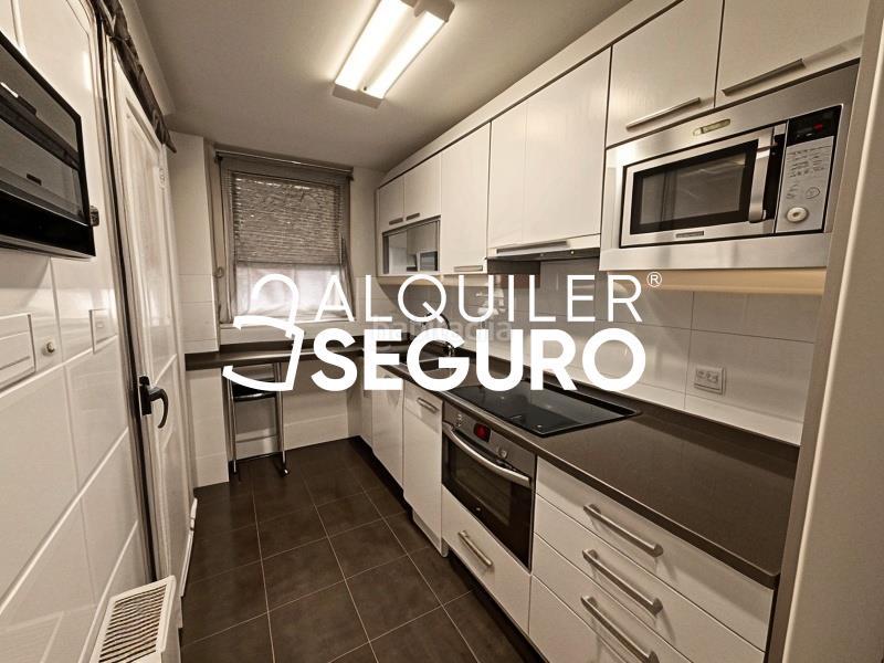Foto aed8bcf5-7fa3-4725-9c52-1aabae06b0eb. Alquiler piso  c navamures en Los Berrocales Madrid