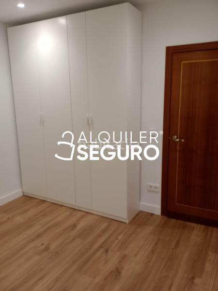 Foto a40b8f92-3098-45ae-a0fb-2566ed461057. Rent flat with heating in Rejas Madrid