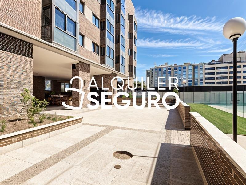 Foto db2dcbe5-b8dd-4224-a5ff-406e0fd07cd6. Location appartement avec chauffage parking piscine dans Madrid
