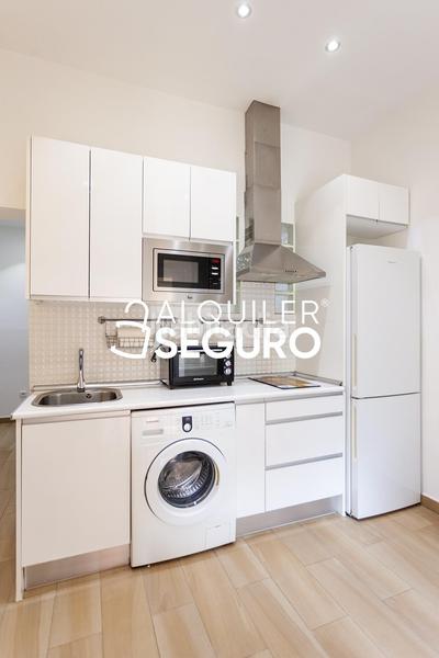 Foto 2b71781e-d3b1-481a-96a4-6e080bb3d149. Rent flat with heating in Embajadores-Lavapiés Madrid