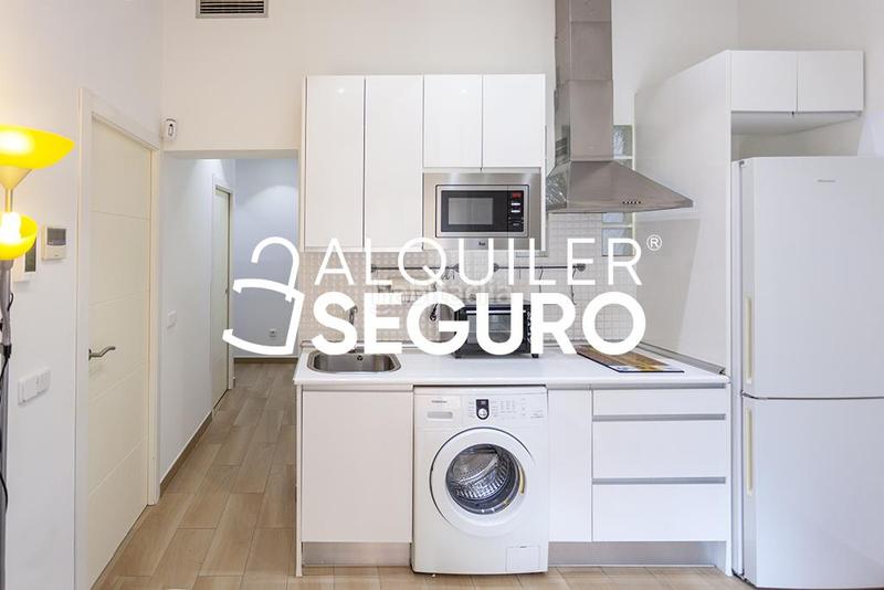 Foto 98d9d0f2-c863-4d91-924a-0b08ff0b3bb9. Rent flat with heating in Embajadores-Lavapiés Madrid