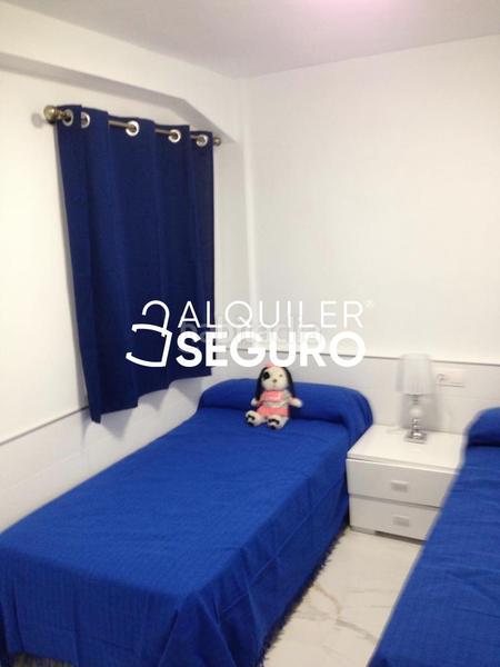 Foto e17ff8a4-4284-4deb-aa56-c138f94998be. Alquiler piso  av. madrid en Playa Levante Benidorm