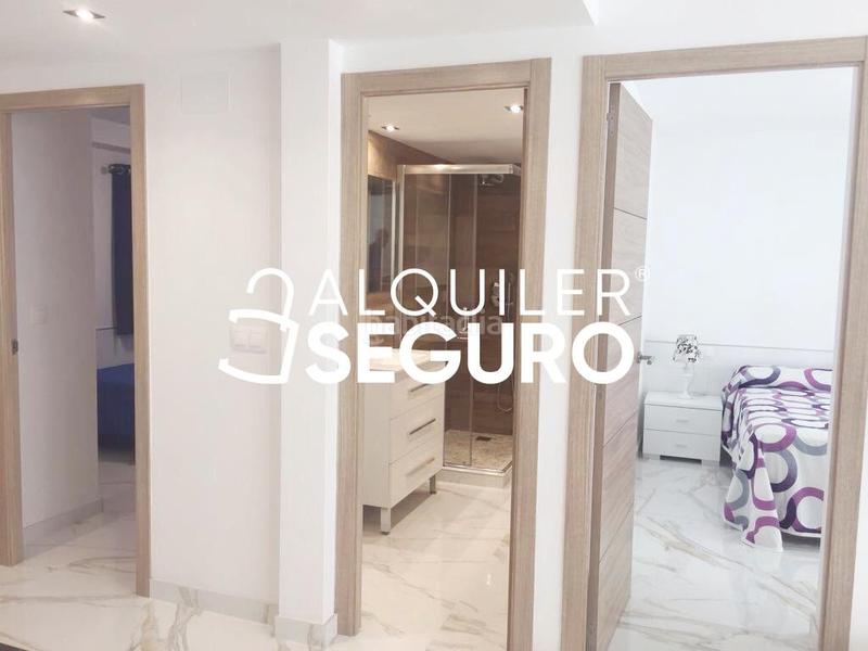 Foto 30cda058-38b4-417d-a6de-c1543e6af8cd. Rent flat with parking pool in Playa Levante Benidorm