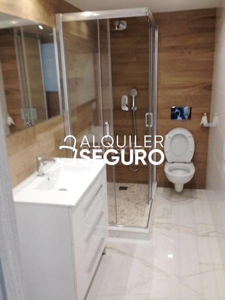 Foto bb7682b4-42e9-4b76-a06a-064ac90bf28d. Rent flat with parking pool in Playa Levante Benidorm