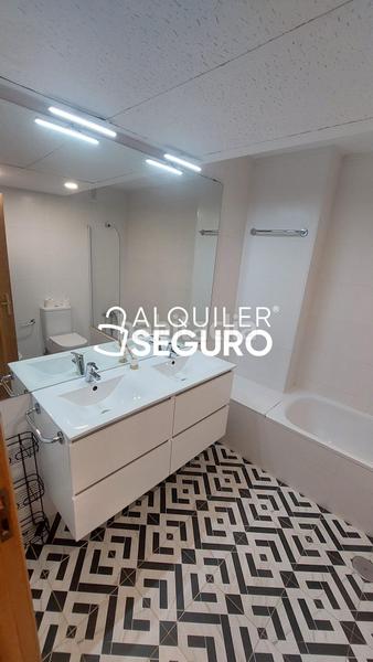 Foto fa0357be-e0e8-4c66-876f-881b9222623b. Location appartement avec parking dans Ríos Rosas-Nuevos Ministerios Madrid