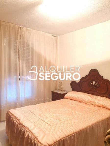 Foto 8af53c8a-440f-4ecc-8dd8-47d5853e0084. Rent flat with heating in Juan de la Cierva Getafe