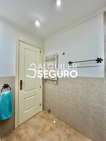 Foto 1a1a500b-12b7-4b9e-aed1-517c8f527bca. Rent flat with heating pool in Pinar del Rey Madrid