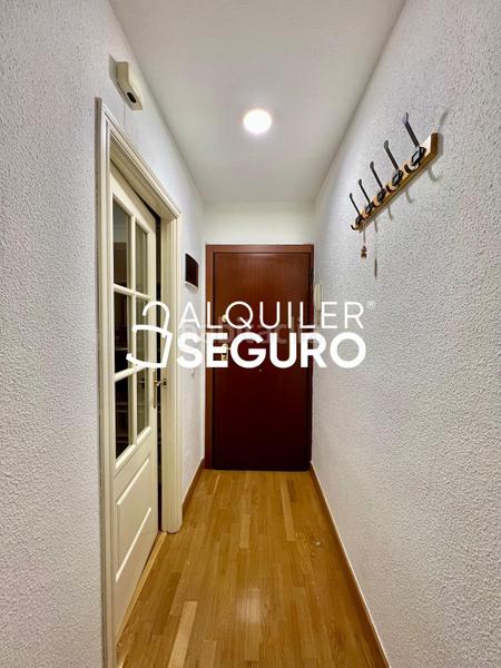 Foto 371a49cd-0067-4105-b721-f34422845664. Rent flat with heating pool in Pinar del Rey Madrid
