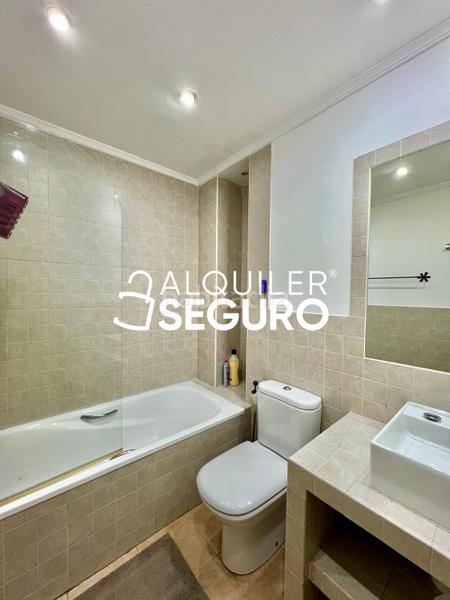 Foto 62157480-b37f-4af3-85df-7efb6e86b0ea. Rent flat with heating pool in Pinar del Rey Madrid