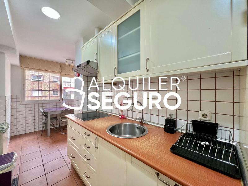 Foto 807f2807-f8c4-4015-bb30-172faa26fc1e. Rent flat with heating pool in Pinar del Rey Madrid