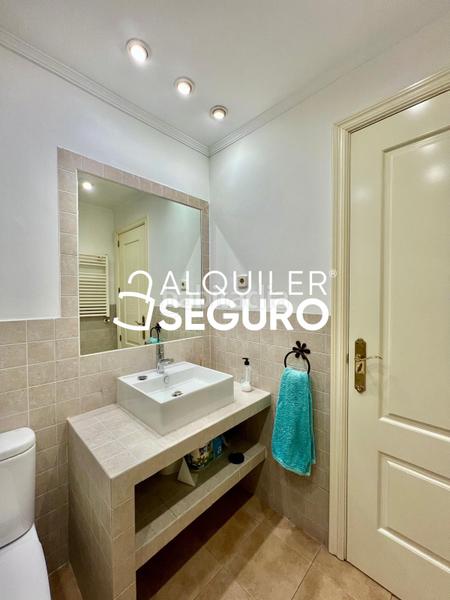 Foto 8c3aaecd-b13a-4959-a553-7bda0a268f51. Rent flat with heating pool in Pinar del Rey Madrid