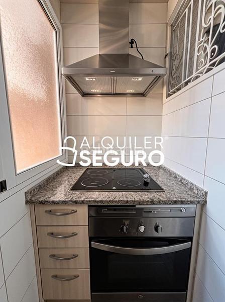 Foto 9258e485-a19c-4bf9-bf68-ed3f8efcc4d9. Affitto appartamento con riscaldamento in Tres Olivos-Valverde Madrid