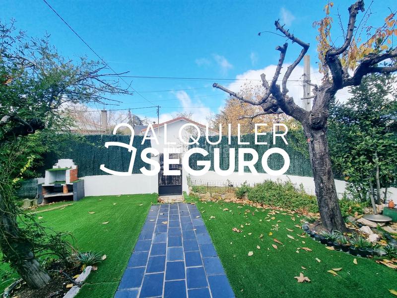 Foto 60b00b20-c31e-4c6e-b267-b6bc45799f12. Alquiler chalet  c nogal en Collado Mediano