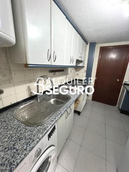 Foto 477ced03-e467-4d5d-b899-d1b226dcd14a. Alquiler piso  c huerta de villaver en Villaverde Alto Madrid