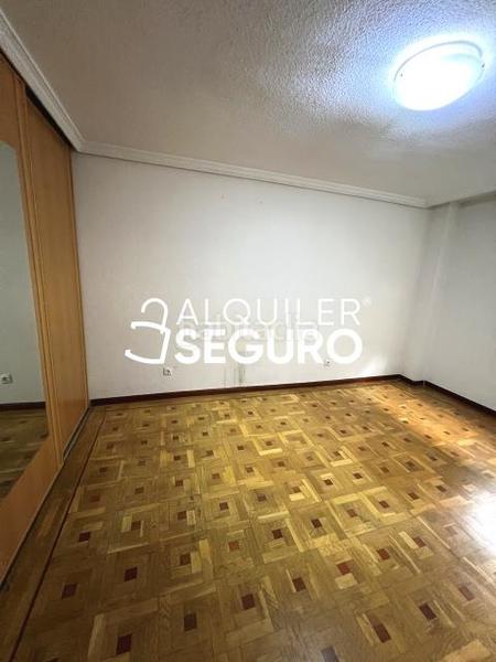 Foto a40d993e-5205-4b38-9ef2-73925974791f. Alquiler piso  c huerta de villaver en Villaverde Alto Madrid