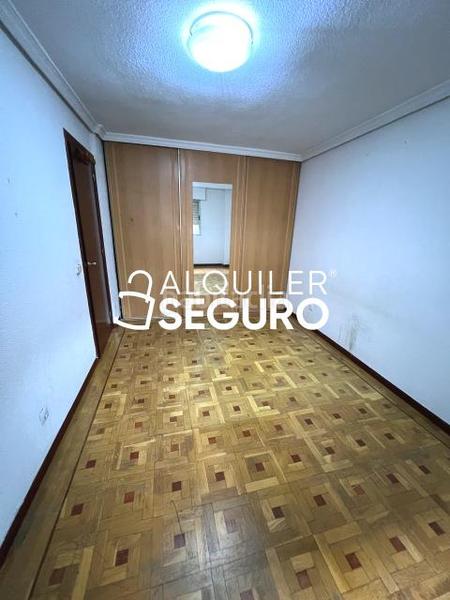 Foto dc7eb7b9-3144-4bb4-be8d-6f9555847695. Alquiler piso  c huerta de villaver en Villaverde Alto Madrid
