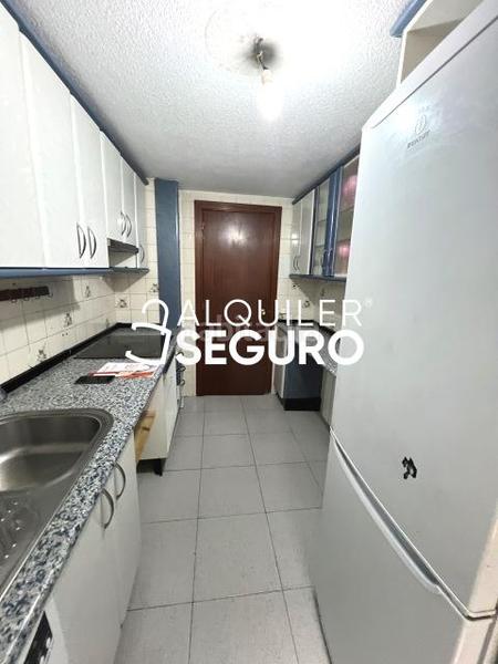 Foto a303ddec-ae96-4899-9eb1-aa883b3e1c23. Lloguer pis amb calefacció a Villaverde Alto Madrid