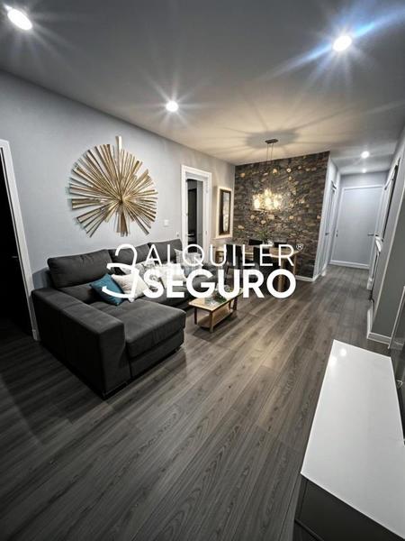 Foto 708563be-4145-45d8-b31a-331591a95378. Alquiler piso  c de granada en Pacífico Madrid