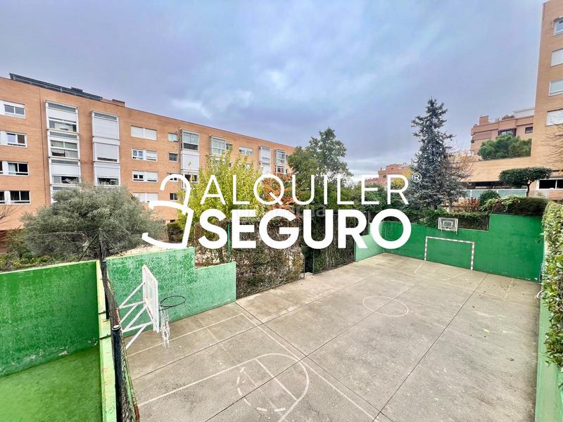 Foto 4454f8bf-7fd8-4a26-9f4f-c24e96c27cd8. Alquiler piso  av. de machupichu en Canillas Madrid