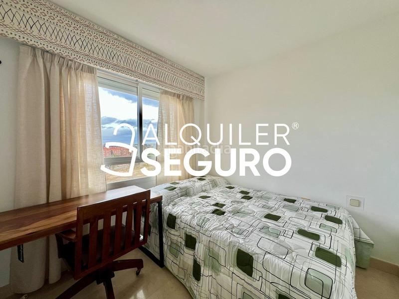 Foto a9260af2-4f7d-46a4-a370-0a78ad378907. Alquiler piso  av. de machupichu en Canillas Madrid