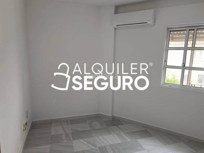 Foto e32a5ece-8ea5-4533-977b-f810e57377a6. Alquiler chalet  c huéznar en Vista Azul - Consolación Dos Hermanas