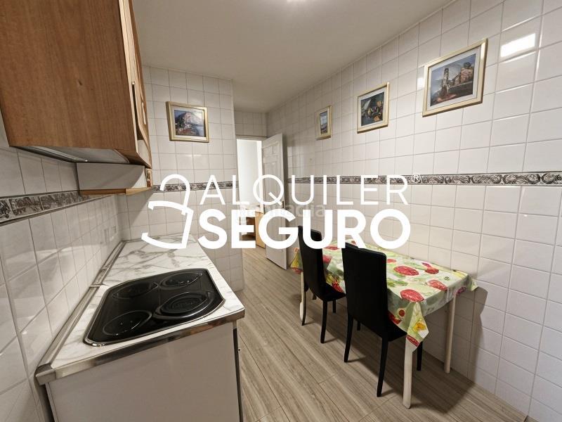 Foto a262bd19-ed99-4fff-ba42-580a30f74a2d. Alquiler piso  c ricardo medem en Centro Móstoles