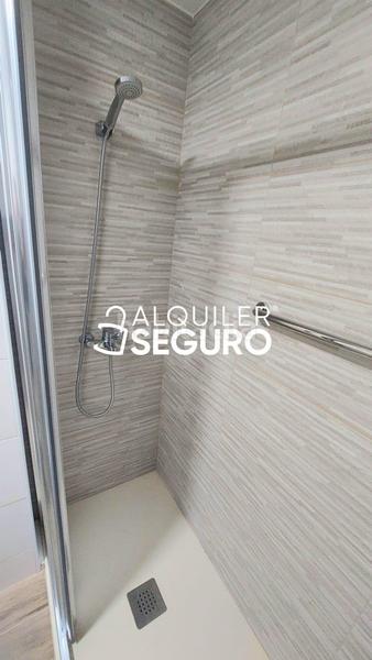 Foto 1a7bb422-1c73-4d84-9edb-634f6fe7deb9. Alquiler piso  c de casalarreina en Ambroz Madrid