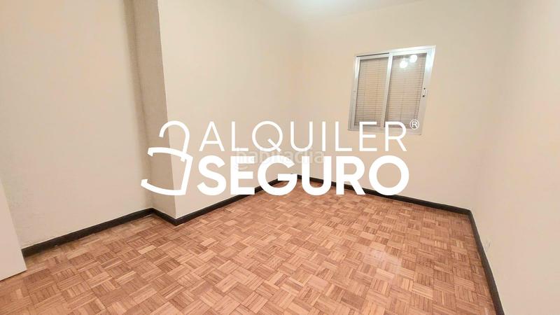 Foto 2304c866-c535-4e59-9c10-c6a9e4b7fcd3. Alquiler piso  c de casalarreina en Ambroz Madrid