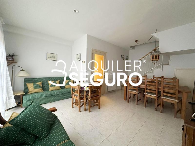 Foto 1d8b2b70-811c-4d69-a25b-e91a491dd1c5. Alquiler piso  trav. la cerca los molinos en Molinos (Los)