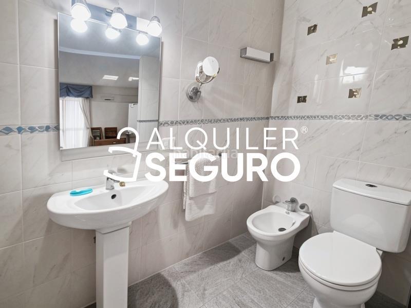 Foto 7e6b093d-e47d-4938-ac51-e83b625a3e3e. Alquiler piso  c grupo los principes en Villegas Sevilla