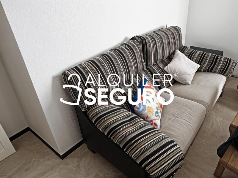 Foto a8ad3a96-5b40-4916-82f2-f9c316e0e3a0. Alquiler piso  c grupo los principes en Villegas Sevilla