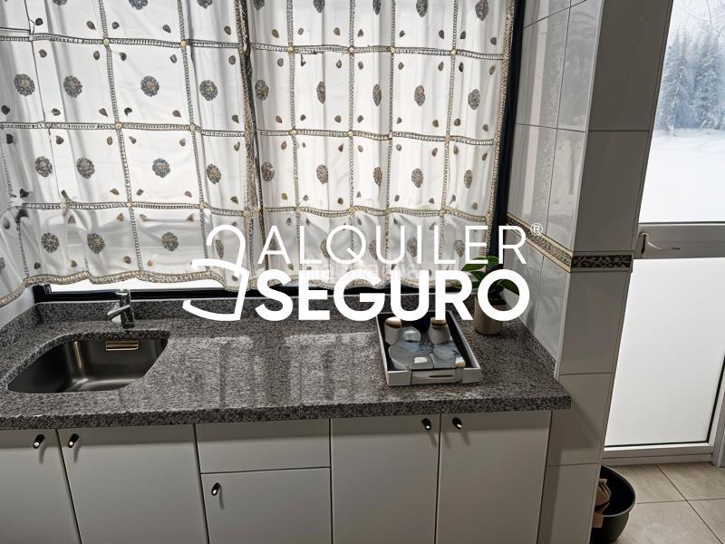 Foto 4592983f-55ae-448f-898a-f7870412445e. Rent flat in Villegas Sevilla