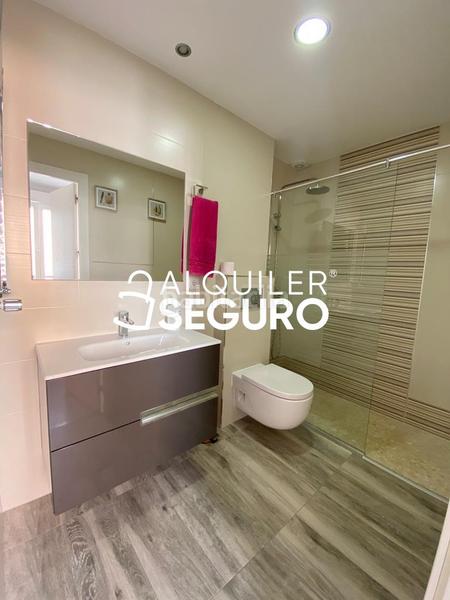 Foto 3965b0da-69d3-4efb-aa70-5da6fbaf360e. Rent flat with heating in Entrevías Madrid