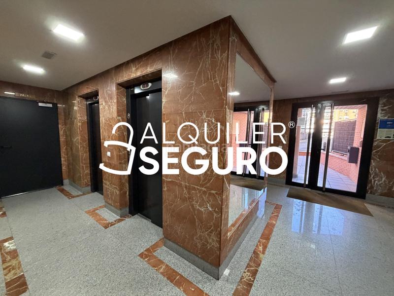 Foto 50dc525c-4cd1-45b0-ac9e-9481b8c67f08. Rent flat with heating parking pool in Villaverde Alto Madrid