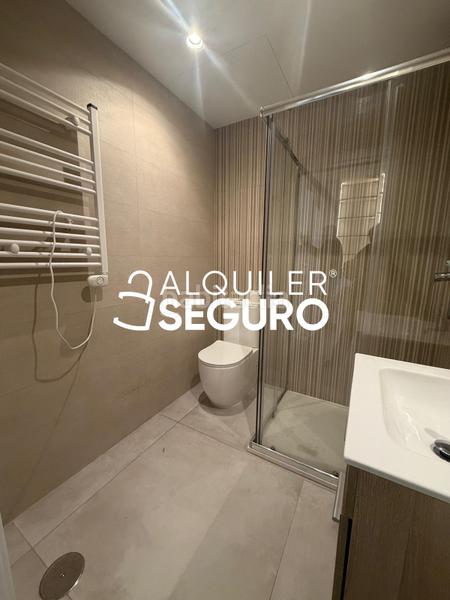 Foto 12c4b4ed-dbe7-404e-9158-a998fac0fb22. Affitto appartamento con riscaldamento in Numancia Madrid