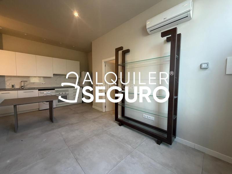 Foto 61a3d198-f7b5-45c2-9a45-bedd71ea707f. Affitto appartamento con riscaldamento in Numancia Madrid