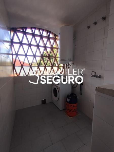 Foto c5a8f9c3-019f-42c3-bc9d-2f6cd01093ad. Alquiler piso  c almachar en Centro Mijas