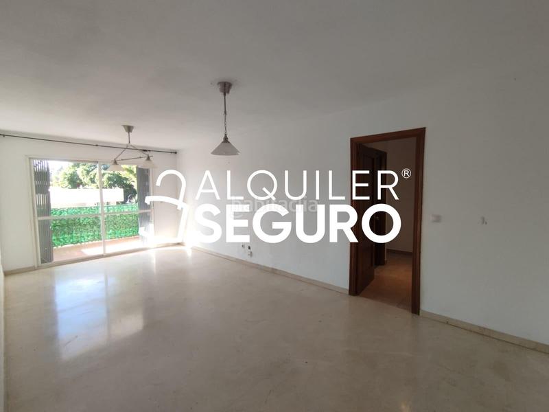 Foto ca263eba-05fa-43aa-b60d-825c95fe5dbd. Alquiler piso  c almachar en Centro Mijas