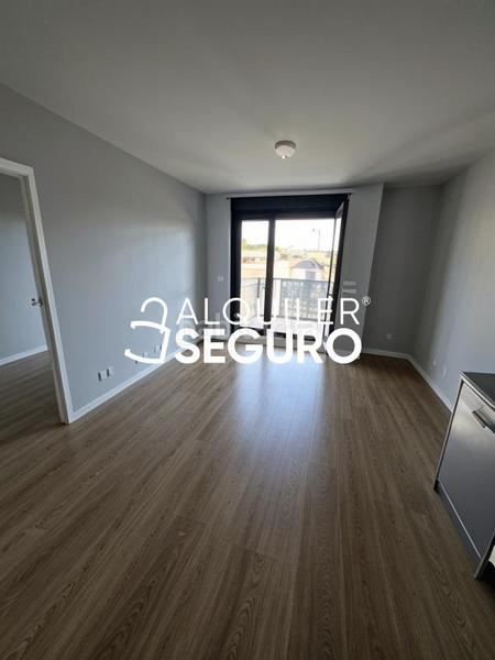 Foto 2bc3d2c0-b27d-4638-8a49-64c87ea95fe3. Miete etagenwohnung mit heizung parking pool in Velilla de San Antonio